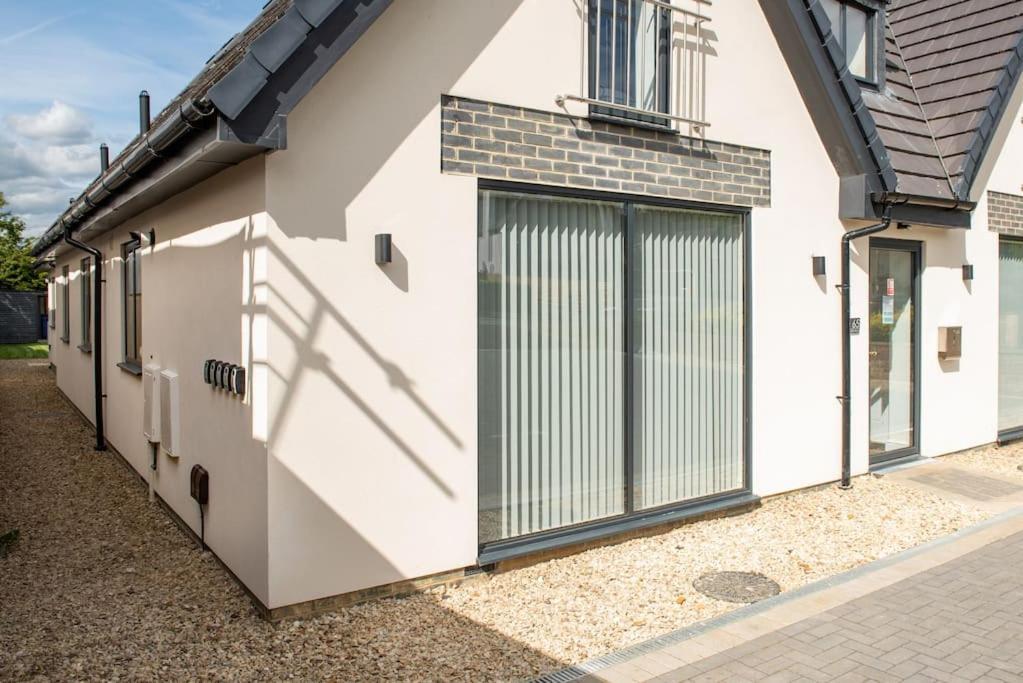 Rosey Lodge -1Bedroom Cousy Flat - Parking, Netflix, Wifi - Close To Blenheim Palace & Oxford - F5 Kidlington Kültér fotó