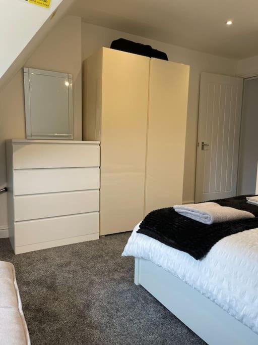 Rosey Lodge -1Bedroom Cousy Flat - Parking, Netflix, Wifi - Close To Blenheim Palace & Oxford - F5 Kidlington Kültér fotó