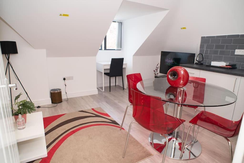 Rosey Lodge -1Bedroom Cousy Flat - Parking, Netflix, Wifi - Close To Blenheim Palace & Oxford - F5 Kidlington Kültér fotó
