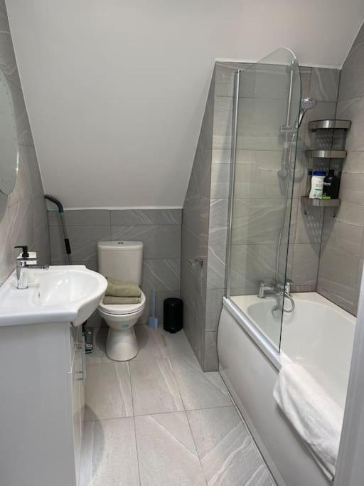 Rosey Lodge -1Bedroom Cousy Flat - Parking, Netflix, Wifi - Close To Blenheim Palace & Oxford - F5 Kidlington Kültér fotó