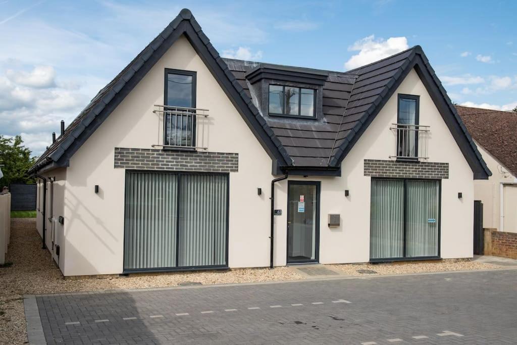 Rosey Lodge -1Bedroom Cousy Flat - Parking, Netflix, Wifi - Close To Blenheim Palace & Oxford - F5 Kidlington Kültér fotó
