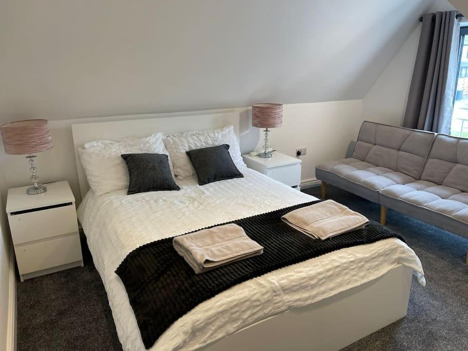 Rosey Lodge -1Bedroom Cousy Flat - Parking, Netflix, Wifi - Close To Blenheim Palace & Oxford - F5 Kidlington Kültér fotó