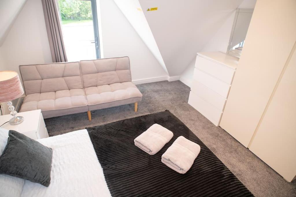 Rosey Lodge -1Bedroom Cousy Flat - Parking, Netflix, Wifi - Close To Blenheim Palace & Oxford - F5 Kidlington Kültér fotó