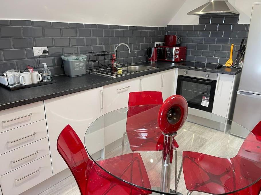 Rosey Lodge -1Bedroom Cousy Flat - Parking, Netflix, Wifi - Close To Blenheim Palace & Oxford - F5 Kidlington Kültér fotó